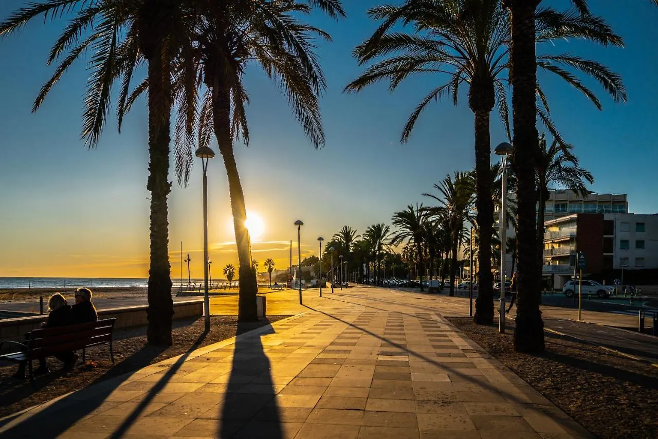 Atenea Park Suites & Apartments Vilanova i la Geltrú 3*,  España